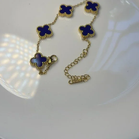 Midnight Fleur Bracelet: Adjustable Clover Charm in 14k Gold-Filled over Ss - Picture 2 of 3